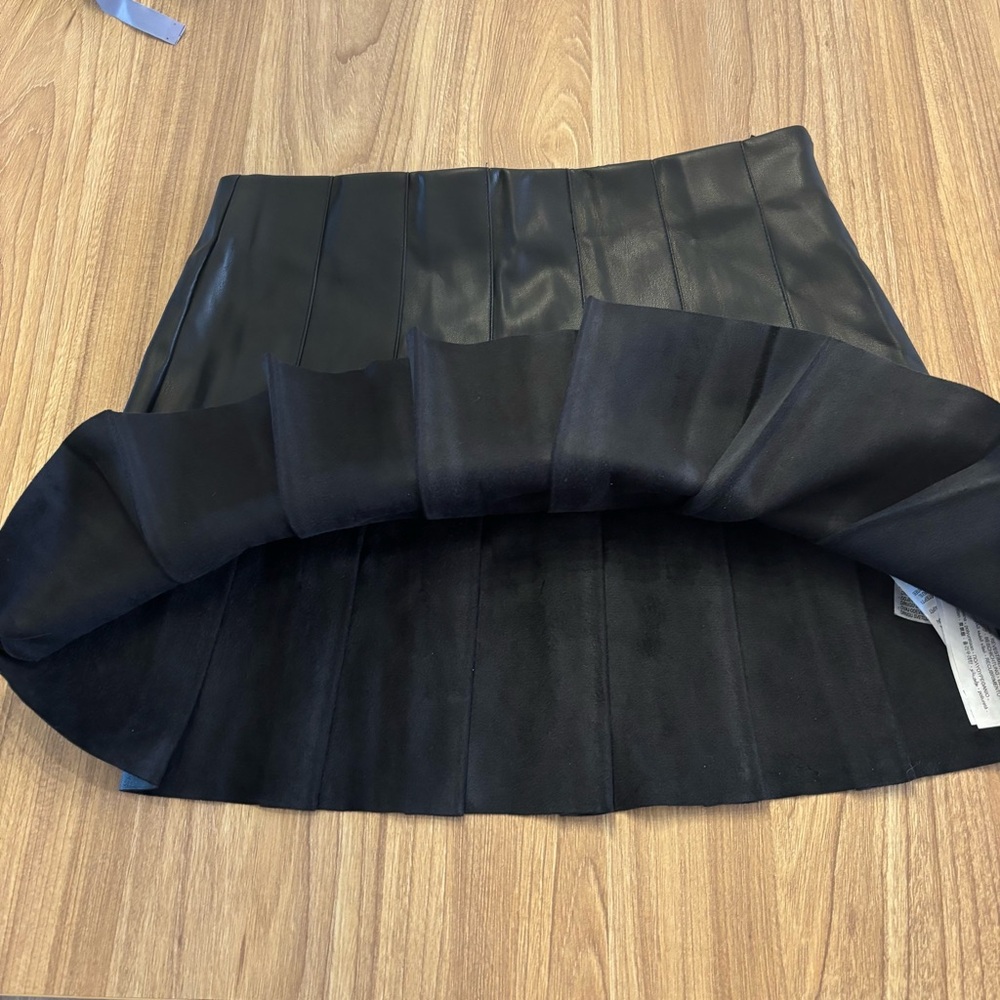 Zara Black Faux Leather Mini Skirt - Picture 5 of 7